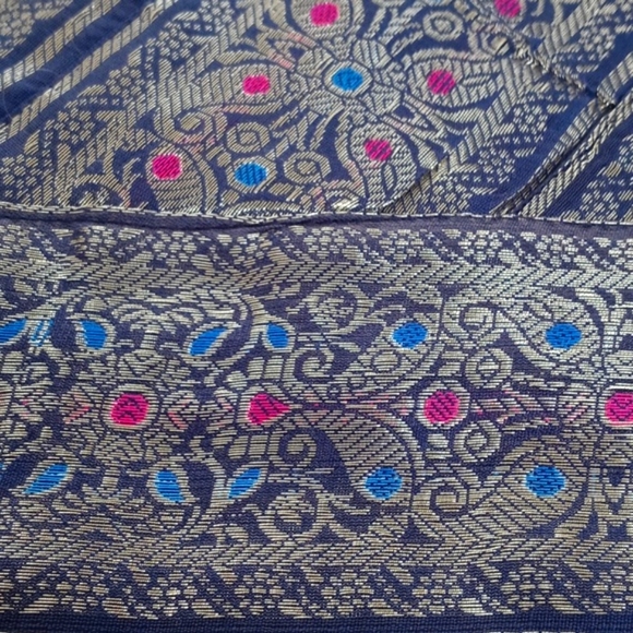 Gorgeous Silk Iridescent Patchwork Bedspread / Coverlet - Picture 5 of 9